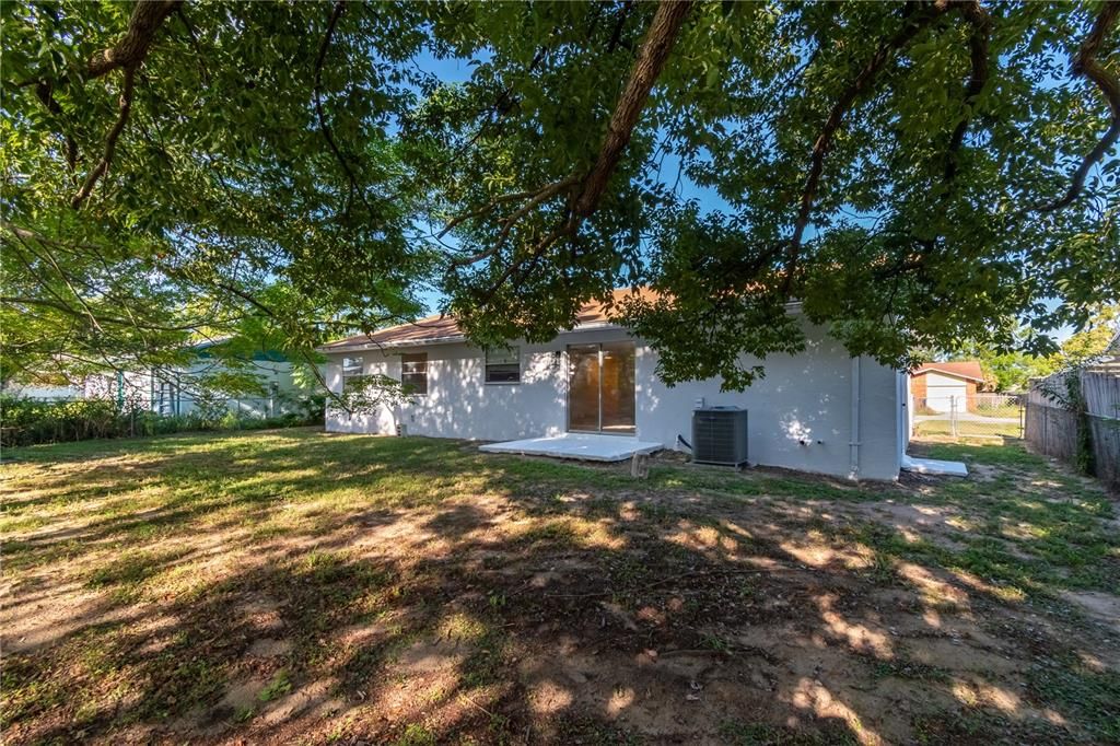 Active With Contract: $1,500 (3 beds, 2 baths, 1372 Square Feet)