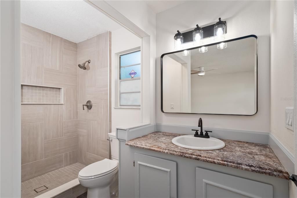 Active With Contract: $1,500 (3 beds, 2 baths, 1372 Square Feet)