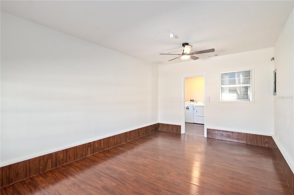 Active With Contract: $1,500 (3 beds, 2 baths, 1372 Square Feet)