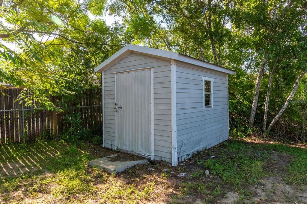 Active With Contract: $1,500 (3 beds, 2 baths, 1372 Square Feet)