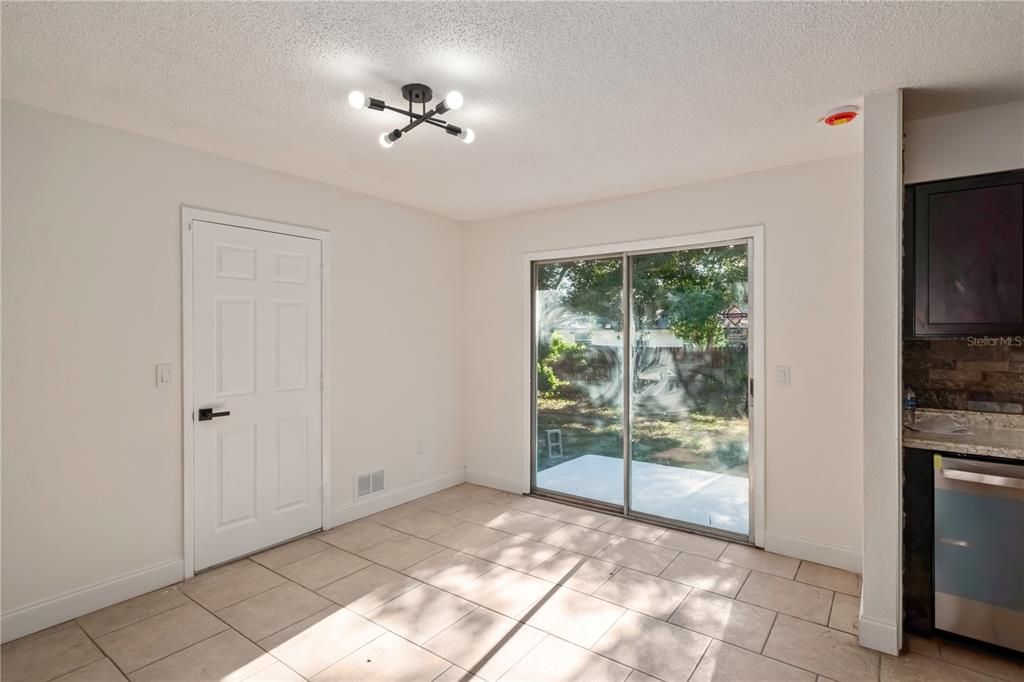 Active With Contract: $1,500 (3 beds, 2 baths, 1372 Square Feet)