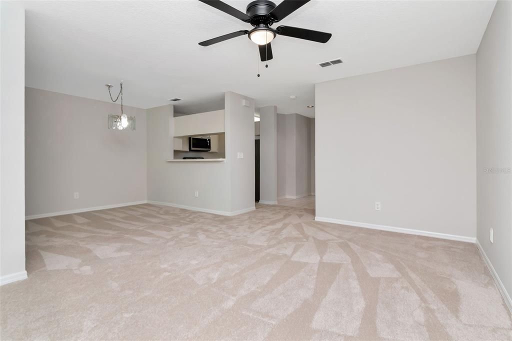 En Venta: $279,000 (2 camas, 2 baños, 1170 Pies cuadrados)