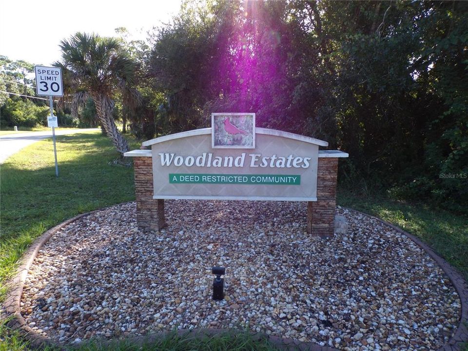 На продажу: $79,900 (0.49 acres)