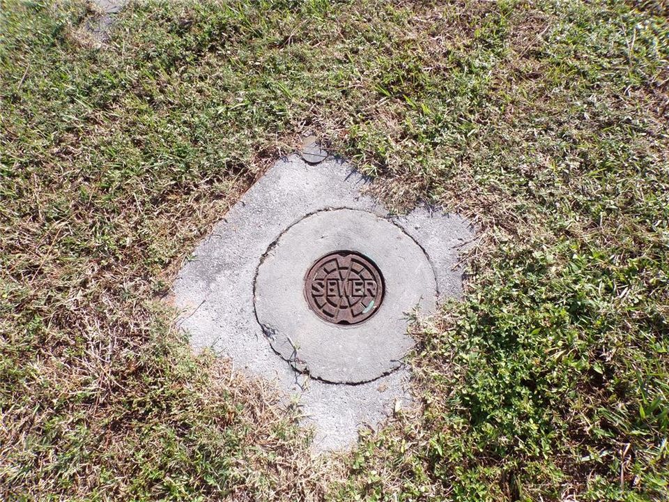 На продажу: $79,900 (0.49 acres)