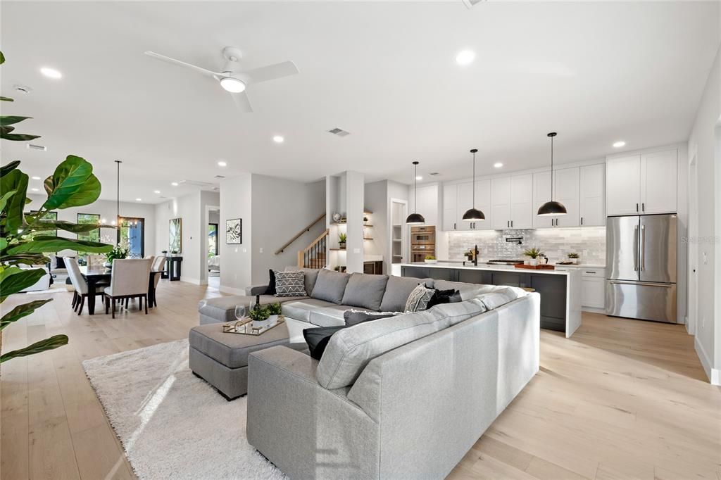 Под контрактом: $1,475,000 (5 спален, 4 ванн, 3859 Квадратных фут)