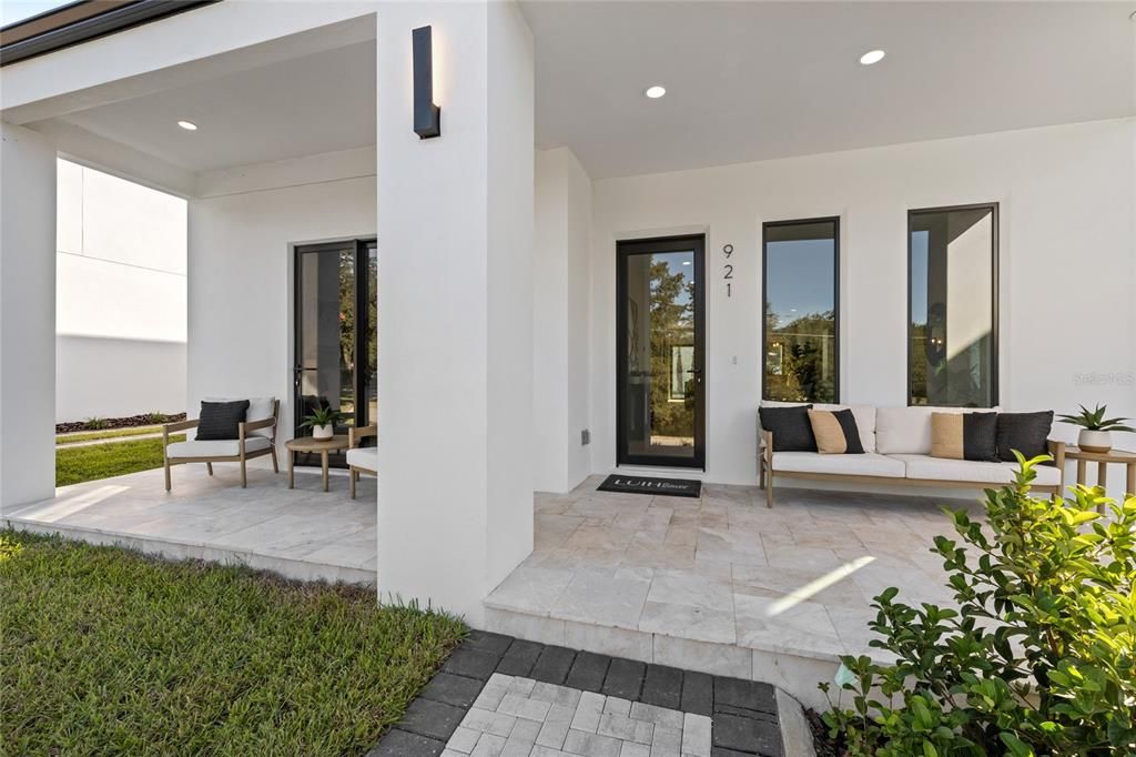 Под контрактом: $1,475,000 (5 спален, 4 ванн, 3859 Квадратных фут)