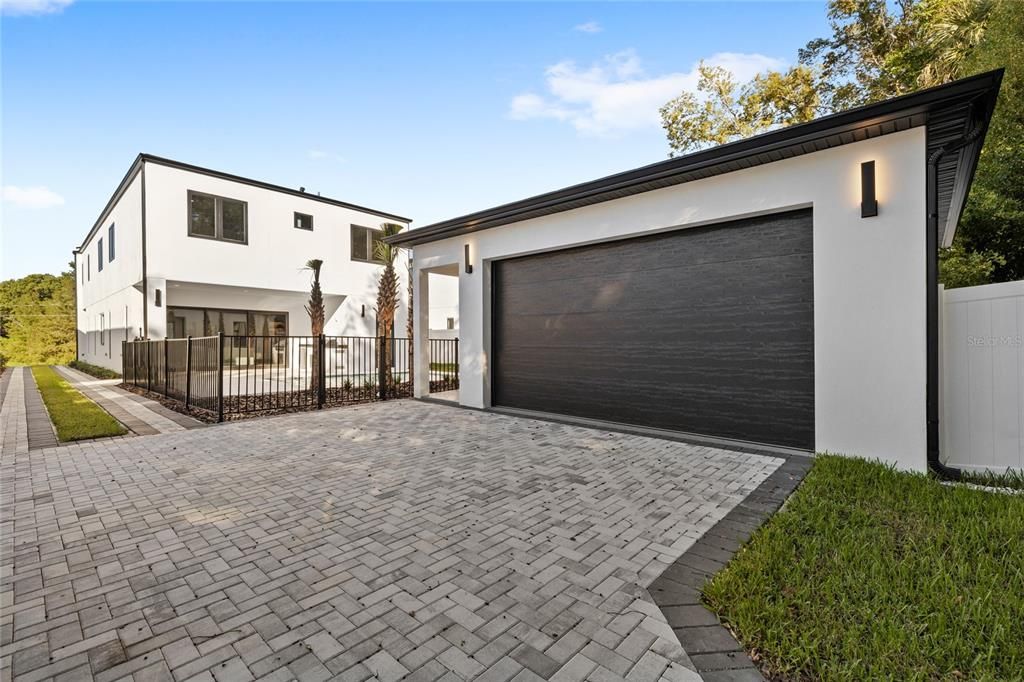 Под контрактом: $1,475,000 (5 спален, 4 ванн, 3859 Квадратных фут)