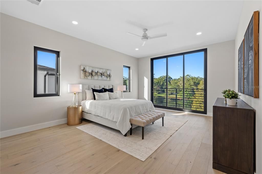 Под контрактом: $1,475,000 (5 спален, 4 ванн, 3859 Квадратных фут)