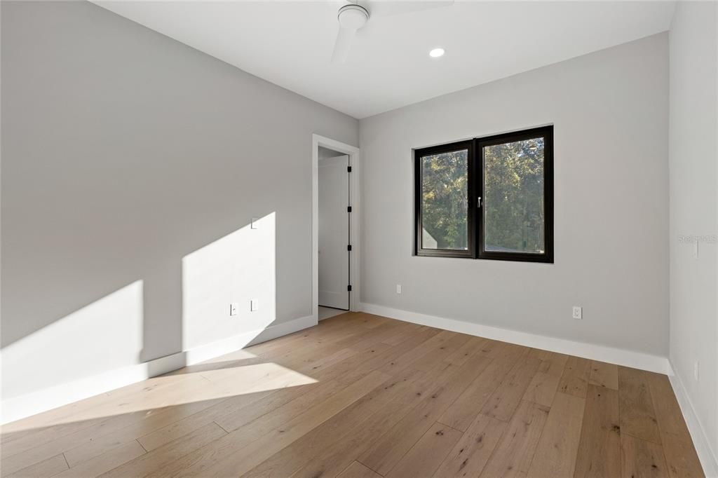 Под контрактом: $1,475,000 (5 спален, 4 ванн, 3859 Квадратных фут)