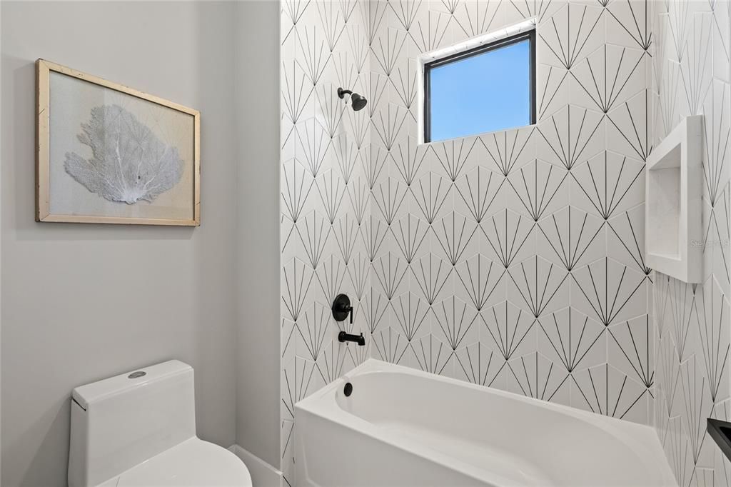 Под контрактом: $1,475,000 (5 спален, 4 ванн, 3859 Квадратных фут)