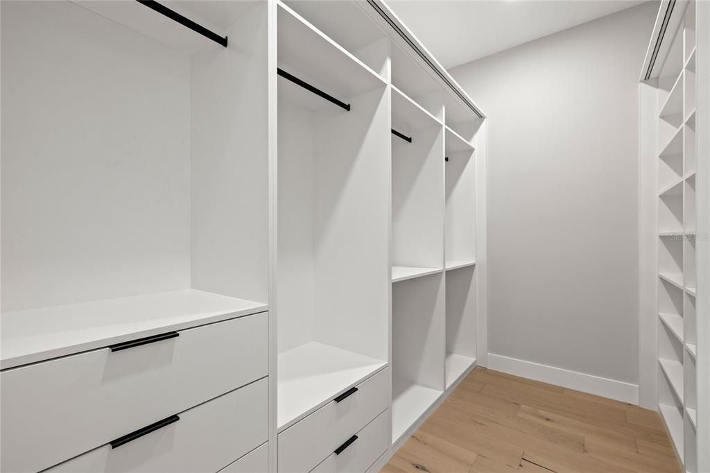 Под контрактом: $1,475,000 (5 спален, 4 ванн, 3859 Квадратных фут)