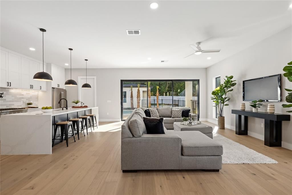 Под контрактом: $1,475,000 (5 спален, 4 ванн, 3859 Квадратных фут)