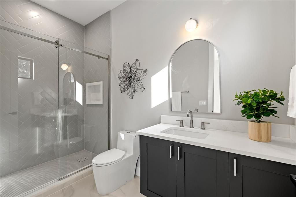 Под контрактом: $1,475,000 (5 спален, 4 ванн, 3859 Квадратных фут)