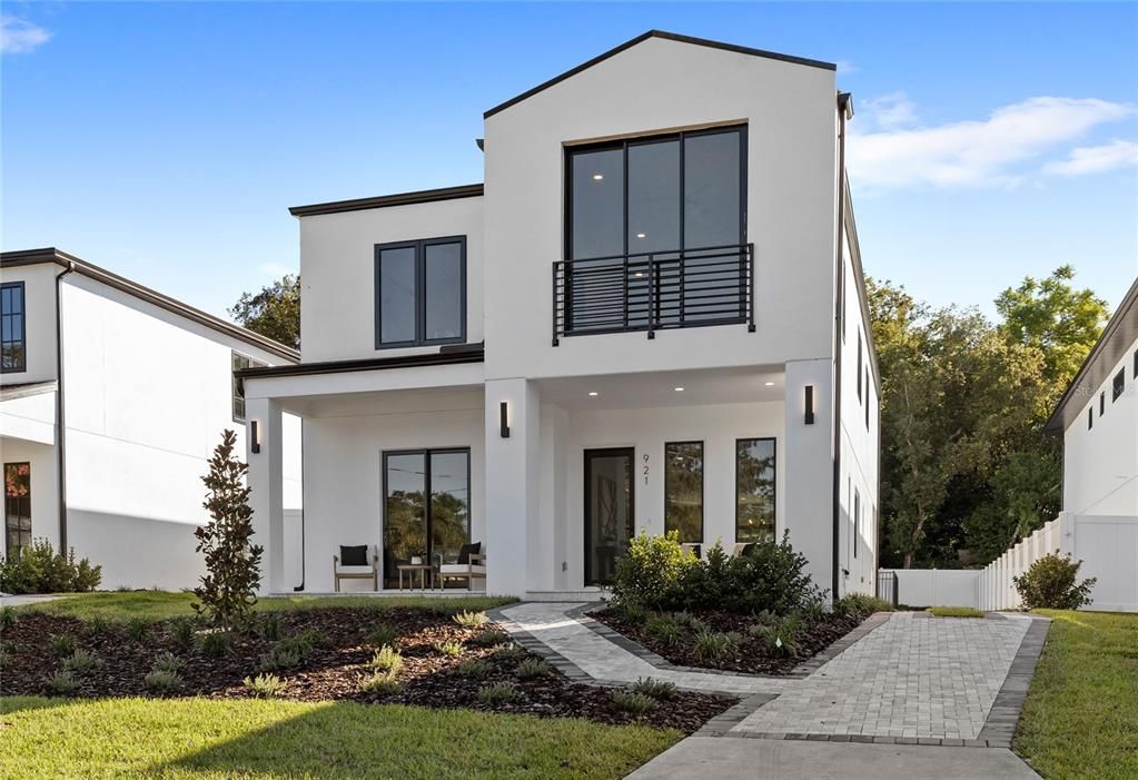 Под контрактом: $1,475,000 (5 спален, 4 ванн, 3859 Квадратных фут)