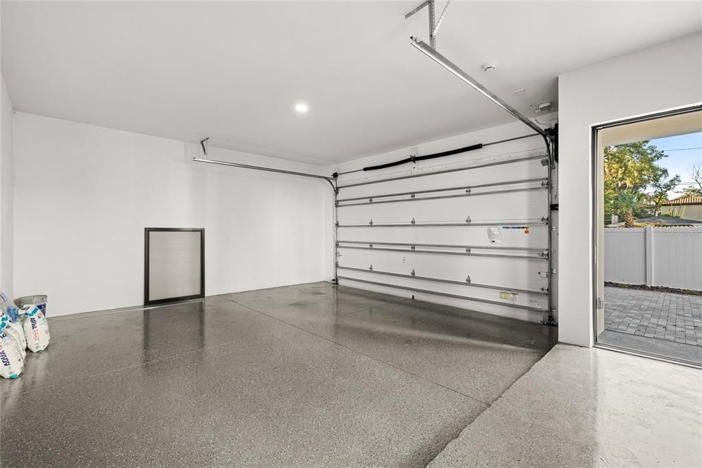 Под контрактом: $1,475,000 (5 спален, 4 ванн, 3859 Квадратных фут)