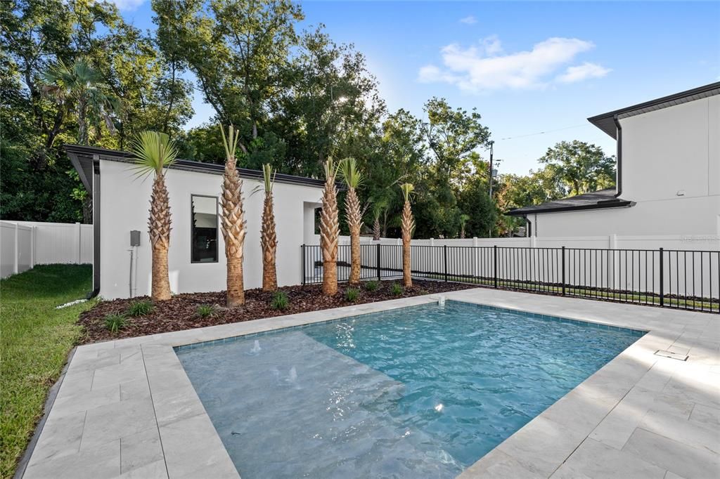 Под контрактом: $1,475,000 (5 спален, 4 ванн, 3859 Квадратных фут)