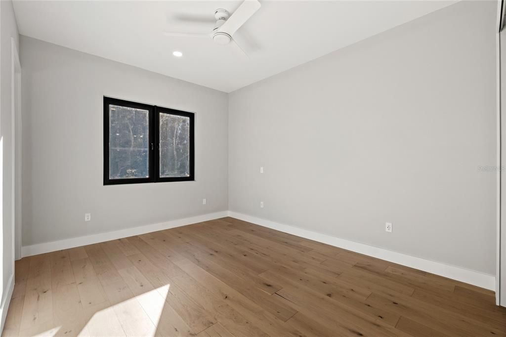 Под контрактом: $1,475,000 (5 спален, 4 ванн, 3859 Квадратных фут)