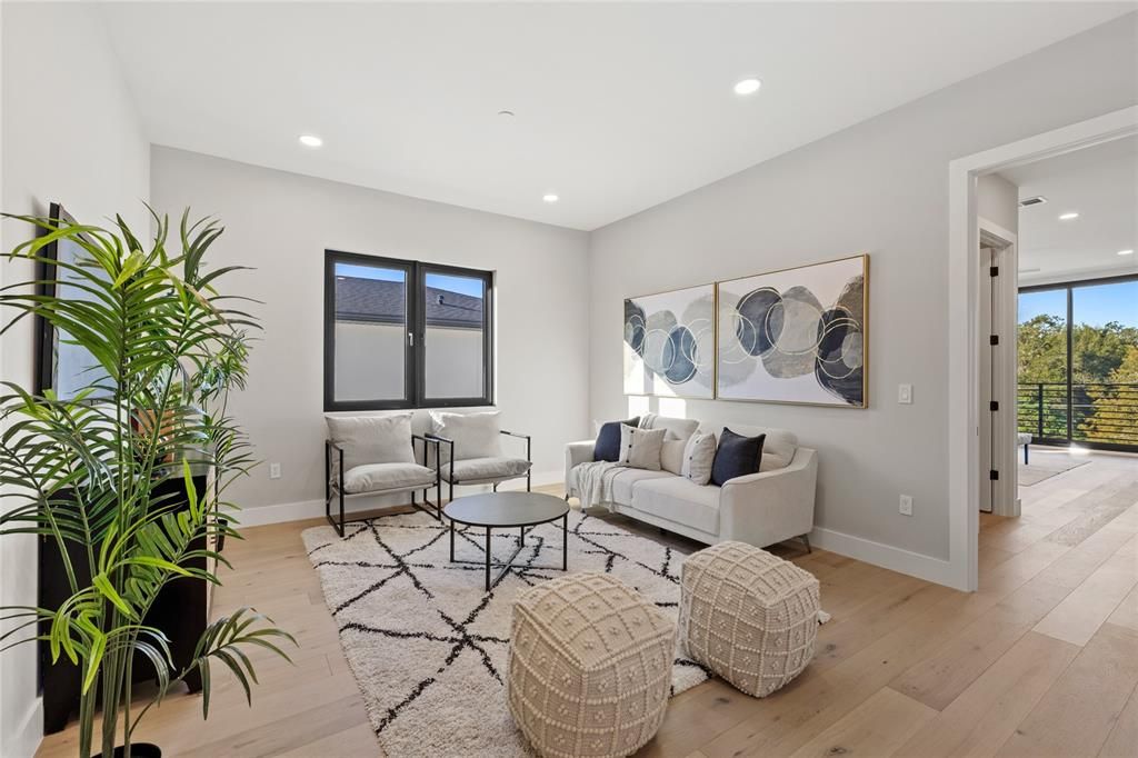 Под контрактом: $1,475,000 (5 спален, 4 ванн, 3859 Квадратных фут)