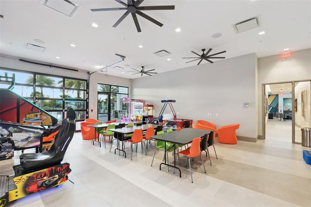 For Sale: $969,000 (5 beds, 5 baths, 1918 Square Feet)