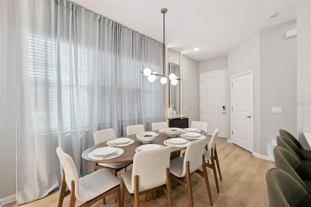 For Sale: $969,000 (5 beds, 5 baths, 1918 Square Feet)