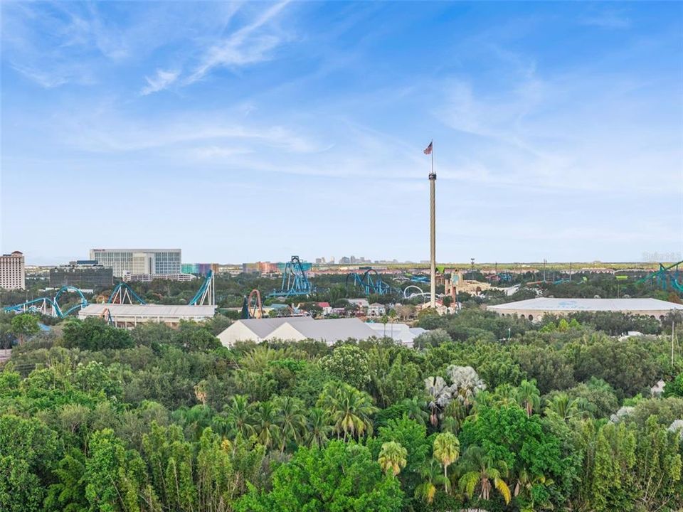 For Sale: $969,000 (5 beds, 5 baths, 1918 Square Feet)