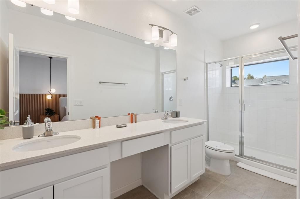 For Sale: $969,000 (5 beds, 5 baths, 1918 Square Feet)