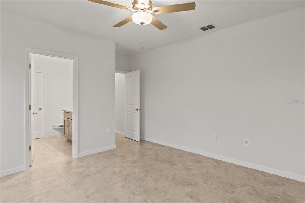 For Sale: $299,000 (4 beds, 2 baths, 1691 Square Feet)