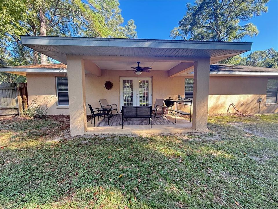 For Sale: $300,000 (3 beds, 2 baths, 1341 Square Feet)