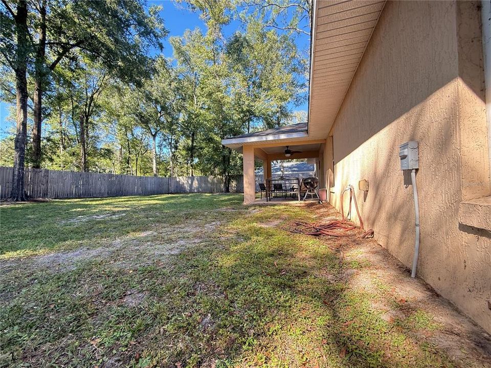 For Sale: $300,000 (3 beds, 2 baths, 1341 Square Feet)