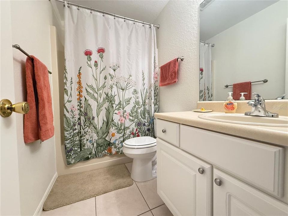 For Sale: $300,000 (3 beds, 2 baths, 1341 Square Feet)