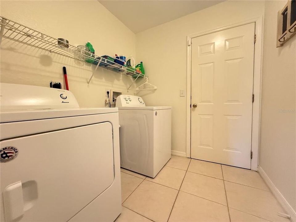 For Sale: $300,000 (3 beds, 2 baths, 1341 Square Feet)