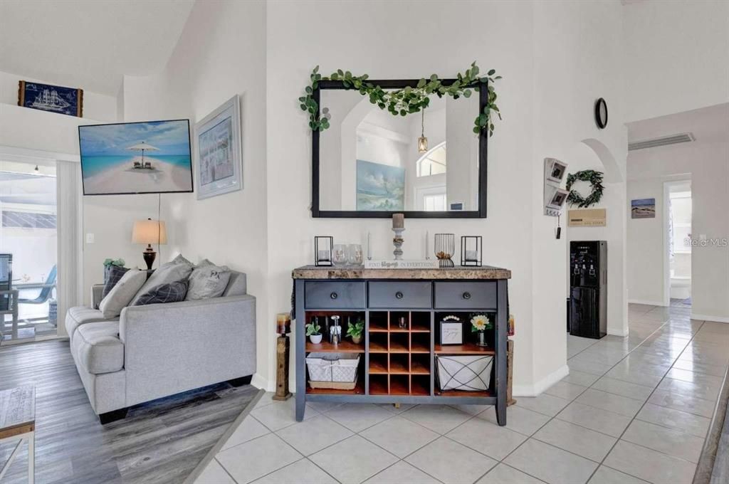 For Sale: $489,900 (3 beds, 3 baths, 2114 Square Feet)