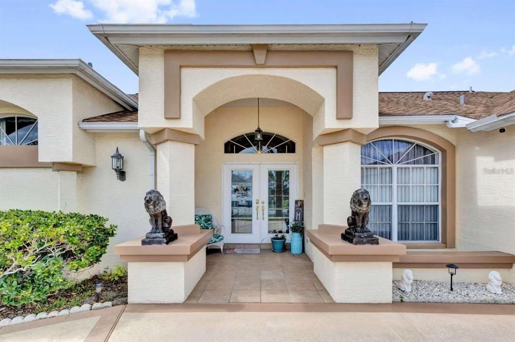 For Sale: $489,900 (3 beds, 3 baths, 2114 Square Feet)