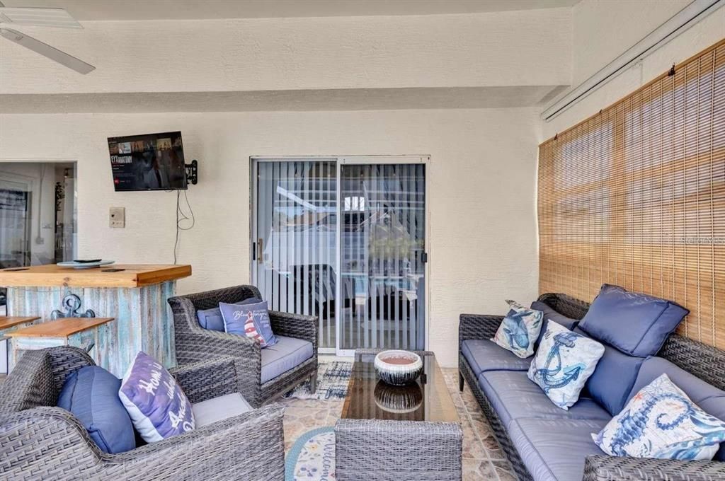 For Sale: $489,900 (3 beds, 3 baths, 2114 Square Feet)