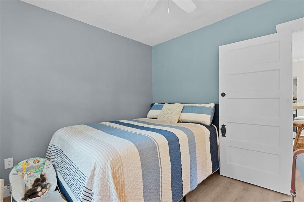 For Sale: $247,000 (2 beds, 1 baths, 840 Square Feet)