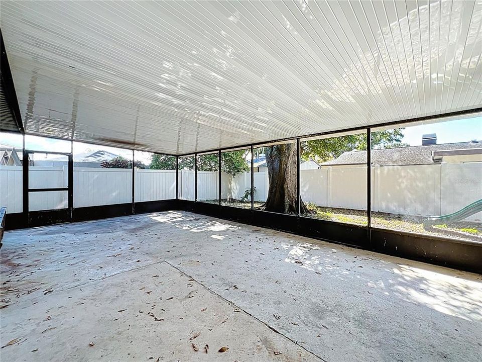 合同活跃: $399,900 (3 贝兹, 2 浴室, 1861 平方英尺)