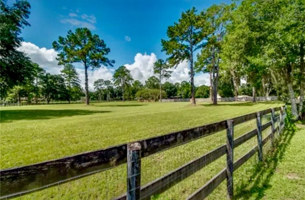 待售: $776,000 (2 贝兹, 2 浴室, 1365 平方英尺)