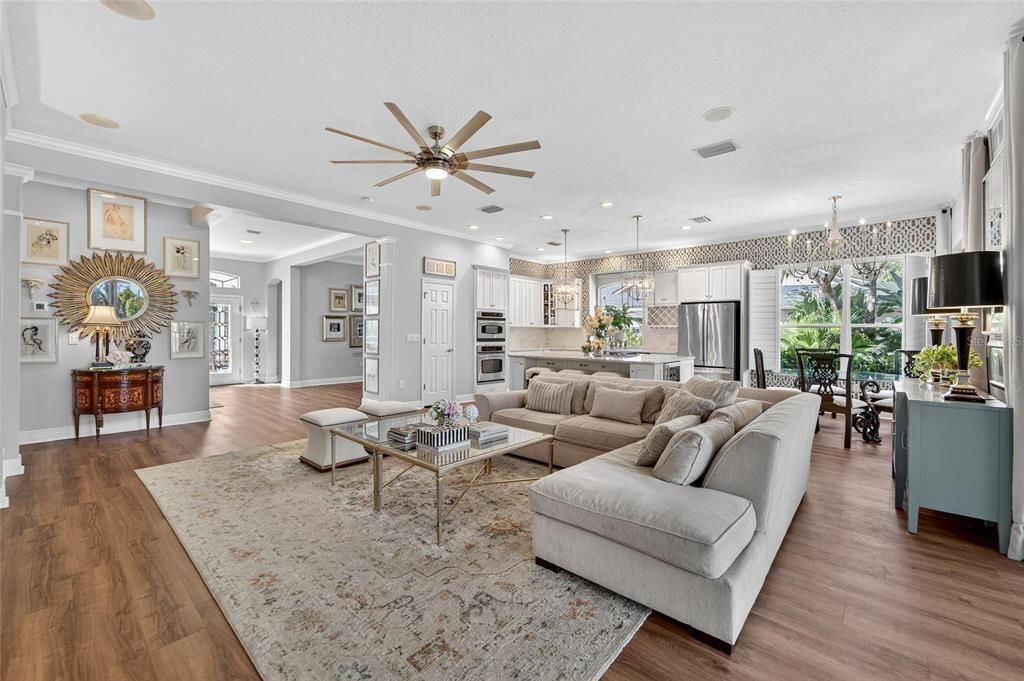 For Sale: $800,000 (4 beds, 3 baths, 2988 Square Feet)