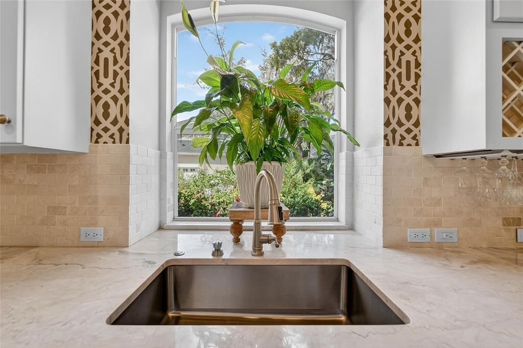 For Sale: $800,000 (4 beds, 3 baths, 2988 Square Feet)