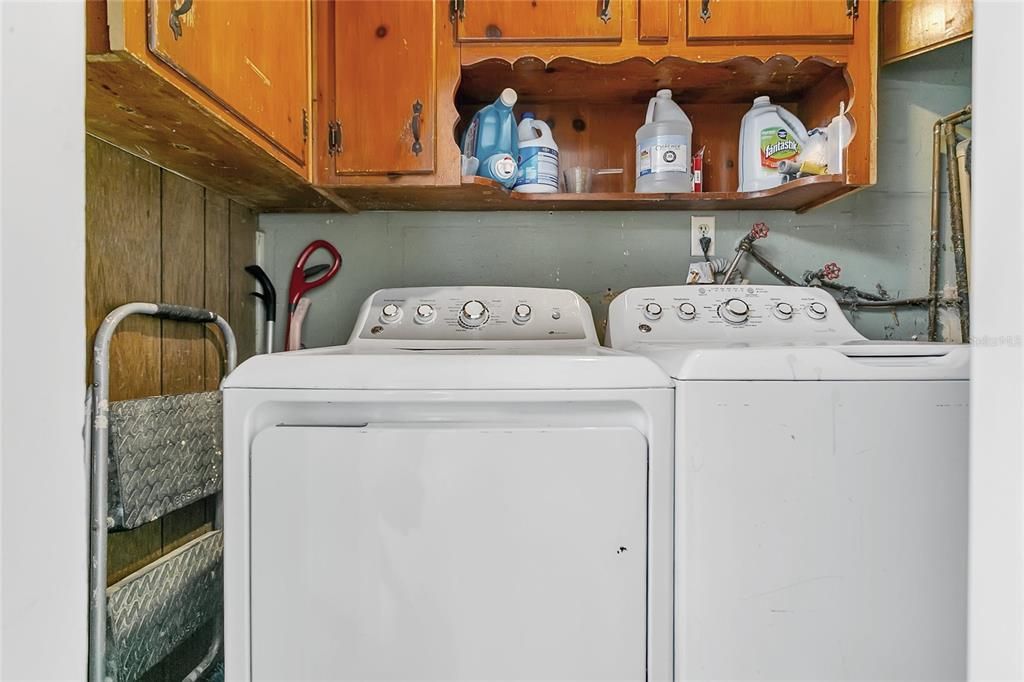 Active With Contract: $295,000 (3 beds, 1 baths, 1200 Square Feet)