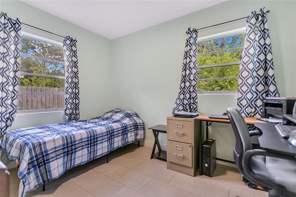 Active With Contract: $295,000 (3 beds, 1 baths, 1200 Square Feet)