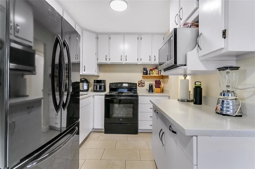 Active With Contract: $295,000 (3 beds, 1 baths, 1200 Square Feet)