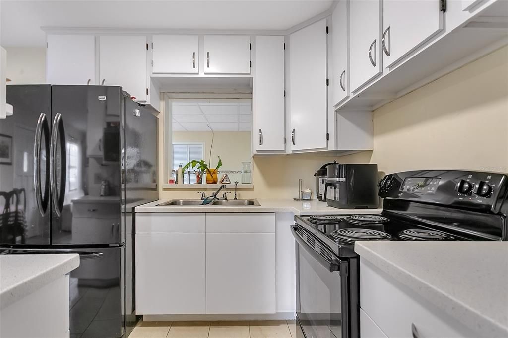 Active With Contract: $295,000 (3 beds, 1 baths, 1200 Square Feet)