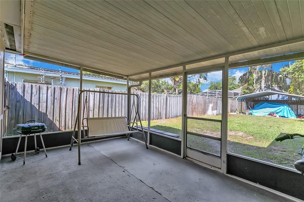 Active With Contract: $295,000 (3 beds, 1 baths, 1200 Square Feet)