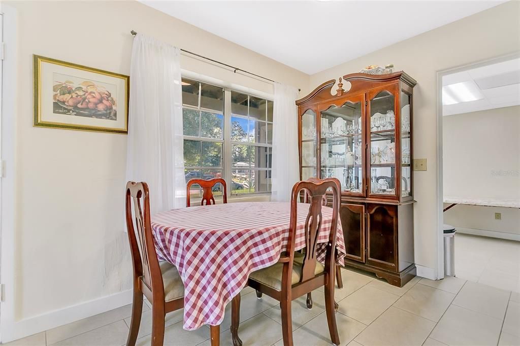 Active With Contract: $295,000 (3 beds, 1 baths, 1200 Square Feet)