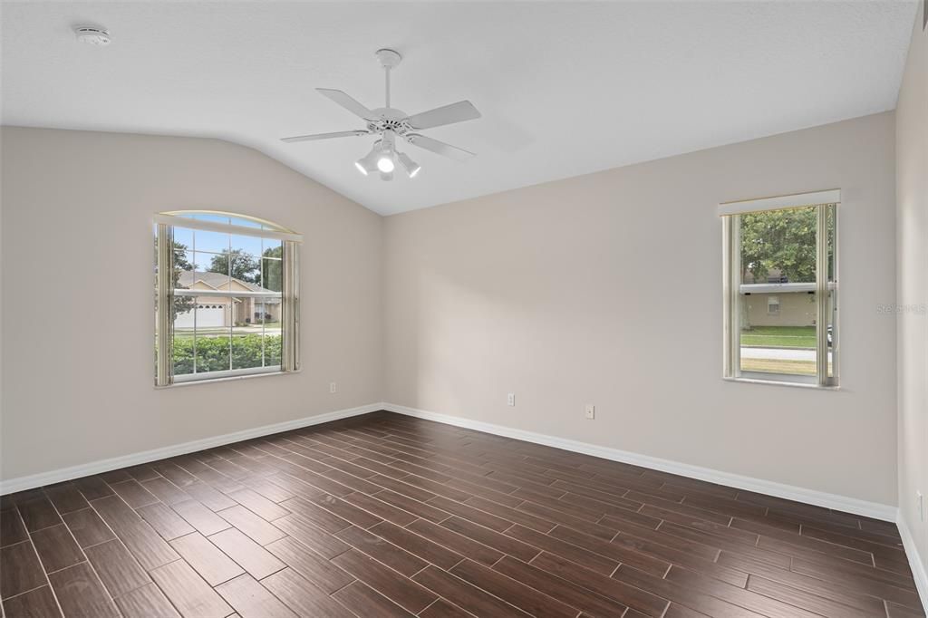 For Rent: $2,500 (3 beds, 2 baths, 1729 Square Feet)