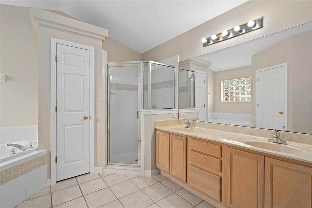 For Rent: $2,500 (3 beds, 2 baths, 1729 Square Feet)