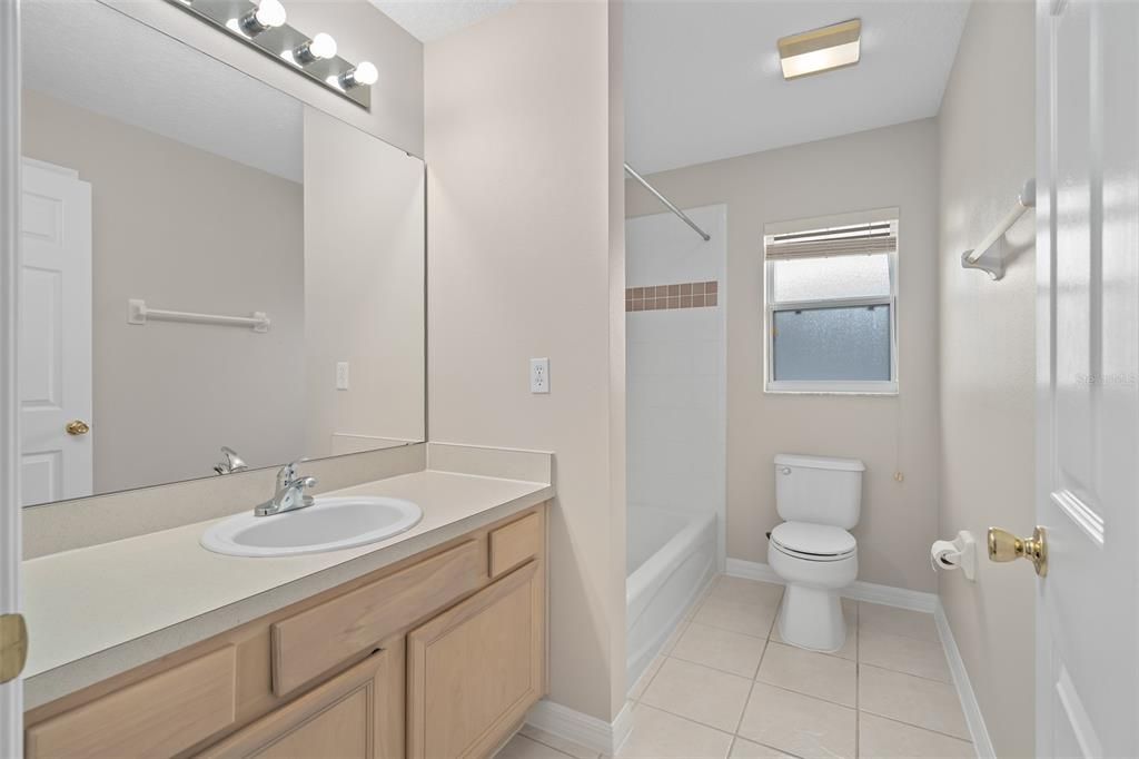 For Rent: $2,500 (3 beds, 2 baths, 1729 Square Feet)