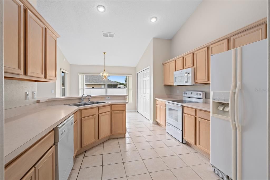 For Rent: $2,500 (3 beds, 2 baths, 1729 Square Feet)