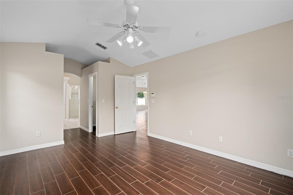 For Rent: $2,500 (3 beds, 2 baths, 1729 Square Feet)